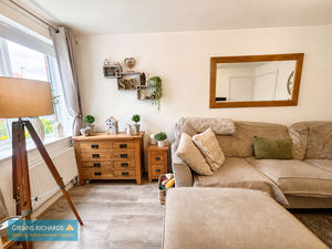 Lounge2- click for photo gallery